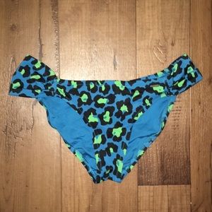 super cute Victoria Secret swim bottoms! size s!